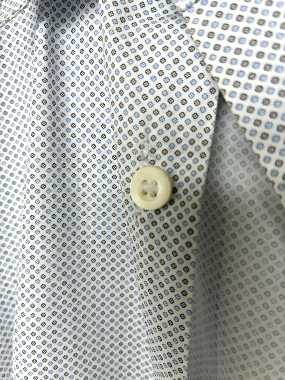 PRADA men's dress shirt, size 15.5" / 39cm, white blue black micro-pattern - Picture 9 of 10